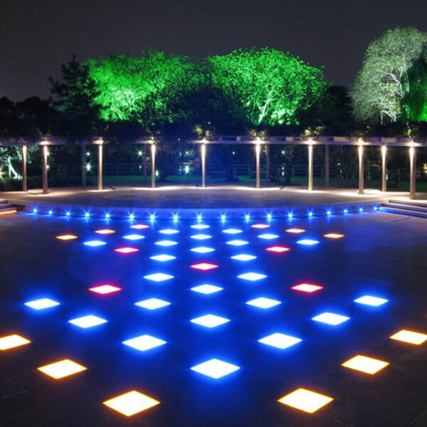 Luce da giardino per esterni Sensore quadrato che cambia colore RGB Vetro temperato Luce da incasso a terra per pavimentazione a LED interrata